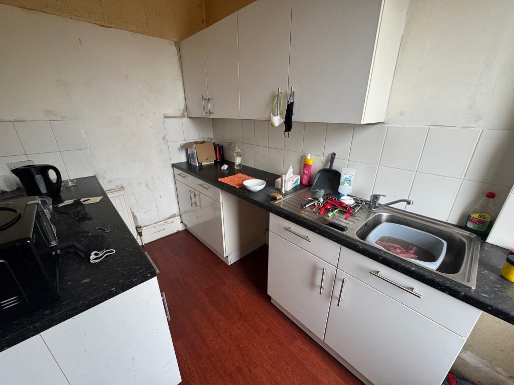 Lot: 144 - FIRST FLOOR FLAT FOR REFURBISHMENT - Kitchen